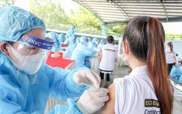 Bộ trưởng Bộ Y tế: 'Việt Nam đối diện 3 khó khăn chính trong việc tiếp cận vaccine COVID-19'