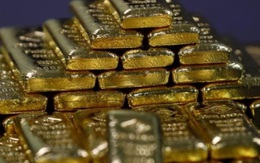 Nhu cầu vàng chuyển hướng do nhà đầu tư bán mạnh