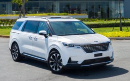 Lộ ảnh thực tế chi tiết Kia Carnival 2022 tại Việt Nam trước ngày ra mắt: Trông long lanh như SUV hạng sang nhưng vẫn còn 'sạn'