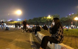 Không có giấy xét nghiệm Covid-19 trước trận Việt Nam - Nhật Bản: Người bỏ về trong tiếc nuối, người thẫn thờ ngồi ngoài sân xem online Không có giấy xét nghiệm Covid-19 trước trận Việt Nam - Nhật Bản: Người bỏ về trong tiếc nuối, người thẫn thờ ngồi ngoài sân xem online
