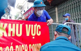 Hà Nội: Cận cảnh lấy mẫu xét nghiệm, phun khử khuẩn ở "ổ dịch" phường Phú Đô có 125 ca F0
