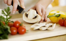 Thói quen hầu như ai cũng mắc khi nấu ăn khiến rau củ quả mất chất, mất luôn khả năng phòng chống ung thư
