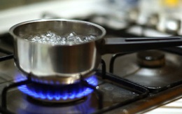 Giá gas ngày càng đắt, áp dụng ngay những mẹo này để bạn tiết kiệm hơn 50% lượng gas nấu nướng
