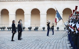Lễ đón chính thức Thủ tướng Phạm Minh Chính thăm Cộng hòa Pháp