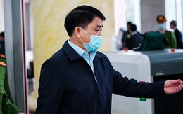 Vì sao vợ cựu Chủ tịch Hà Nội Nguyễn Đức Chung vắng mặt trong 2 ngày xét xử chồng?