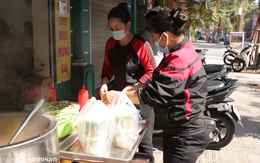 Hà Nội: Nhiều hộ kinh doanh ăn uống tại quận Hai Bà Trưng chủ động "chỉ bán mang về" trước giờ quy định