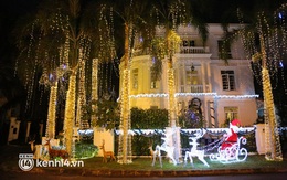 Ảnh: Khu nhà giàu Sài Gòn trang hoàng rực rỡ cho những căn biệt thự triệu USD để đón Noel và năm mới 2022