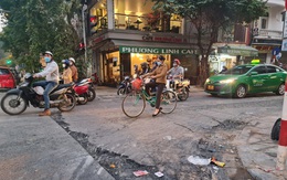 Cận cảnh nhiều tuyến phố cổ Hà Nội bị xới tung dịp cuối năm
