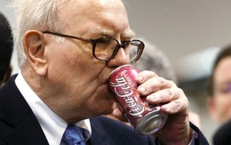 Từng là fan của Pepsi gần 50 năm, vì đâu mà Warren Buffett đột ngột "quay xe" về đội Coca, thậm chí còn uống đến 5 lon Coke mỗi ngày?