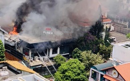 CLIP: Khói, lửa bao trùm nhà hàng BBQ trong khu Thảo Điền
