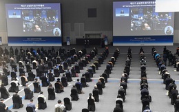 Đại hội cổ đông 'kỳ lạ' của Samsung: Số người tham dự giảm 1 nửa, Phó chủ tịch vắng mặt vì đang ngồi tù, người biểu tình phản đối rầm rộ ngay phía ngoài