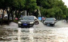 Nếu bạn không tắt chức năng này khi lái xe vào những ngày mưa, động cơ sẽ "chết"