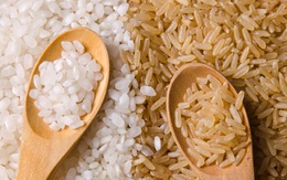 Giá gạo Việt Nam tiếp tục tăng,  vượt gạo Thái Lan
