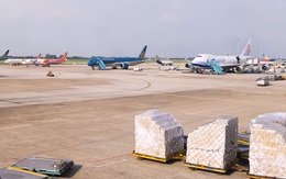 Máy bay lăn quá vạch dừng tại sân bay Nội Bài, tiềm ẩn rủi ro mất an toàn