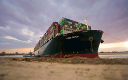 Học thuyết kinh tế trong cú đâm của EverGiven vào kênh đào Suez: Sự bất hợp lý của những con tàu hàng 'siêu to siêu khổng lồ'