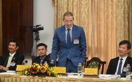 Ông Dominic Scriven kiến nghị phát triển mạnh cơ sở hạ tầng TP.HCM và đẩy mạnh phổ biến kiến thức về tài chính cho người dân Việt Nam
