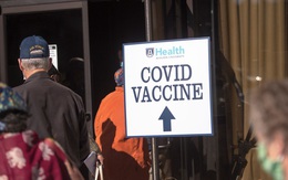 Lợi nhuận khổng lồ của các "ông lớn" sản xuất vaccine Covid-19
