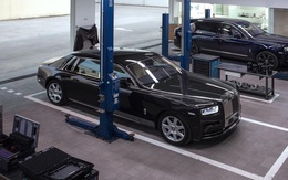 Đại gia Bình Thuận mua Rolls-Royce Phantom VIII chính hãng thứ hai tại Việt Nam: Logo mặt trời gây chú ý