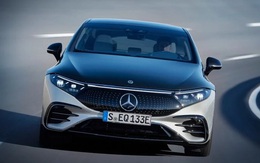 Từ chiếc gương gây tranh cãi trên Mercedes-Benz EQS mới thấy được sự tinh tế của ông trùm xe hơi nước Đức