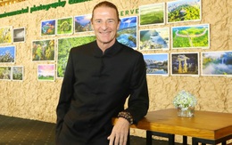 Ông Dominic Scriven 'khoe' là khách hàng đầu tiên của quỹ hưu trí do Dragon Capital triển khai