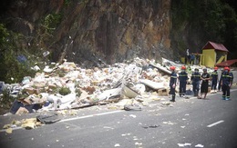 Bình Định: Ô tô chở hàng đông lạnh đâm vào vách núi, 2 tài xế tử vong tại chỗ
