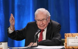 Từng khuyên nhà đầu tư "đừng đặt cược chống lại nước Mỹ", Warren Buffett bán ròng khi thị trường tăng mạnh và đang hối tiếc vì ôm quá nhiều tiền mặt
