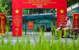 Cử tri Hà Nội đi bỏ phiếu bầu cử