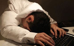 Người thường xuyên thức khuya bỗng xuất hiện 3 triệu chứng sau chứng tỏ cơ thể sắp "sập nguồn" vì không chịu đựng được nữa