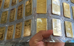 Giá vàng trong nước bất ngờ tăng vọt vượt 57 triệu đồng/lượng