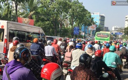 Ngày đầu đi làm sau nghỉ lễ, người Sài Gòn bị trễ giờ vì kẹt xe quá kinh khủng