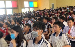 Sở GD-ĐT TP HCM đề xuất học sinh tạm dừng đến trường từ ngày 10-5