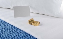 Bí mật viên kẹo chocolate nhân viên buồng phòng đặt trên giường của khách mỗi tối, hóa ra đó là cách chiều "thượng đế" không phải dạng vừa của các khách sạn 5 sao