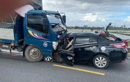 Hưng Yên: Xe ô tô 5 chỗ đối đầu xe tải khiến 3 người tử vong