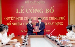 Trao quyết định bổ nhiệm Thứ trưởng Bộ Xây dựng cho ông Bùi Hồng Minh