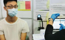 Tiêm nhầm vắc xin Covid-19 chưa được cấp phép cho trẻ vị thành niên, Chính quyền Singapore phải xin lỗi