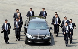 Ông Kim Jong Un ngồi xe Maybach 1,6 triệu USD, còn người Triều Tiên đi xe gì?