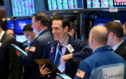 Fed duy trì chính sách tiền tệ nới lỏng, S&P 500 có lúc chạm mức cao nhất mọi thời đại