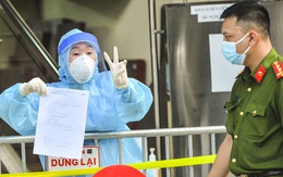 Hà Nội: Hàng loạt địa điểm bị phong toả sau khi phát hiện 13 ca dương tính SARS-CoV-2 trong buổi sáng