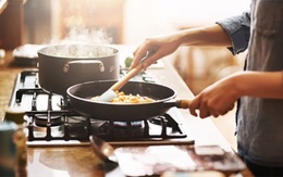 7 sai lầm khi nấu ăn gây hại sức khỏe mà ai cũng dễ dàng mắc phải nhưng không hề hay biết