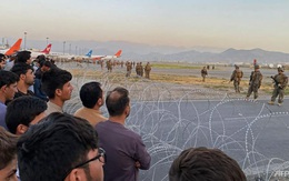 Reuters: Nhân chứng nhìn thấy 5 thi thể ở sân bay Kabul, chưa rõ bị bắn hay tử vong do giẫm đạp