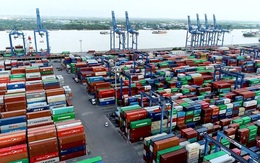 Cảnh báo nguy cơ ùn tắc hàng hóa tại cảng Cát Lái