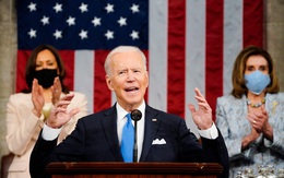 Chính quyền Biden tuyên bố xóa nợ hoàn toàn cho 300.000 sinh viên