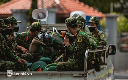 Cận cảnh lực lượng quân đội tuần tra đường phố Sài Gòn, kiểm soát tại các chốt phòng dịch Covid-19