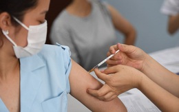 Việt Nam tiếp nhận tượng trưng 1,5 triệu liều vắc xin phòng Covid-19 do Pháp và Italy trao tặng, UNICEF thông báo thuốc đã về tới nơi