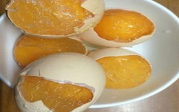 Trứng gà giả làm từ cao su gây xôn xao Tiktok: Chuyên gia nói gì?