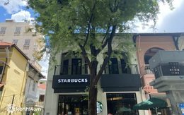 Cửa hàng Starbucks đầu tiên ở Sài Gòn được mở, khách thi nhau giục khiến shipper muốn "nản"