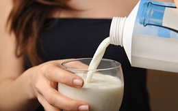 Đều đặn uống sữa vào 3 thời điểm này, trẻ nhỏ sẽ hấp thụ được lượng canxi gấp bội để cao lớn, phụ nữ sẽ trẻ trung hơn