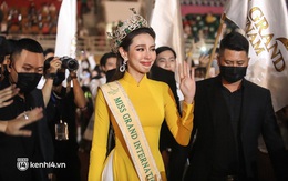 Thùy Tiên diện lại váy dạ hội từng gây tranh cãi trong sự kiện, hành động tinh tế chuẩn Hoa hậu quốc tế!