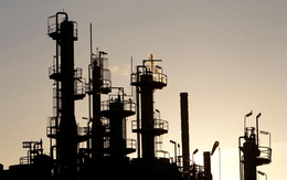 Giá dầu giảm do chốt lời, lo ngại về việc tăng lãi suất