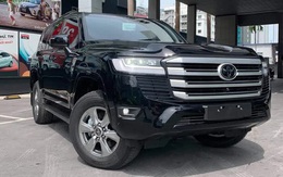 Bán Toyota Land Cruiser 2022 chính hãng giá 5,6 tỷ đồng, sales nhận chỉ trích: 'Buôn nước bọt mà lời hơn tỷ đồng'